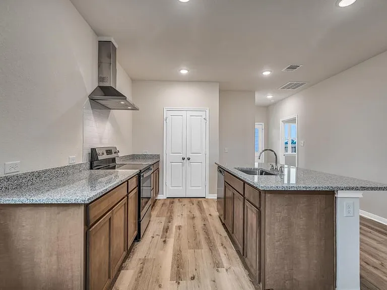 317 W Martin Luther King Dr — Photo 11
