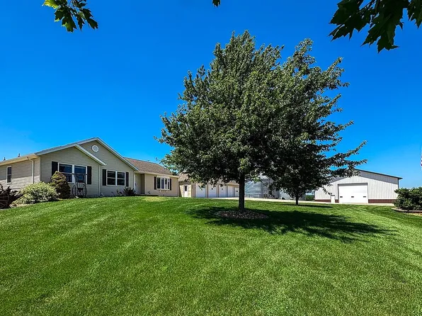 6657 Placid Rd, Epworth, IA 52045