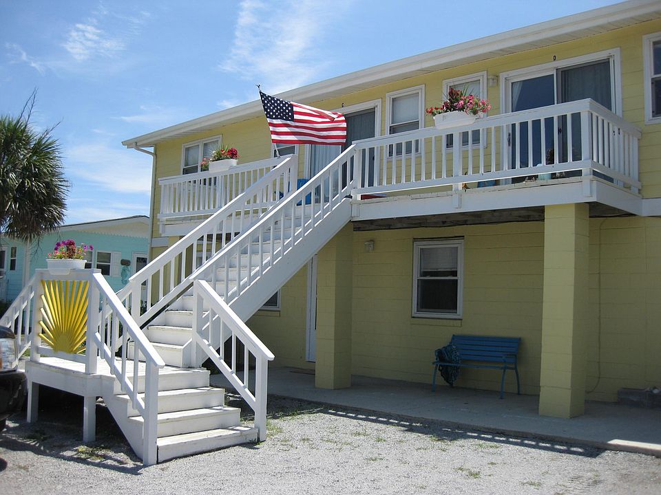 Front of building. Unit D is upper right unit.