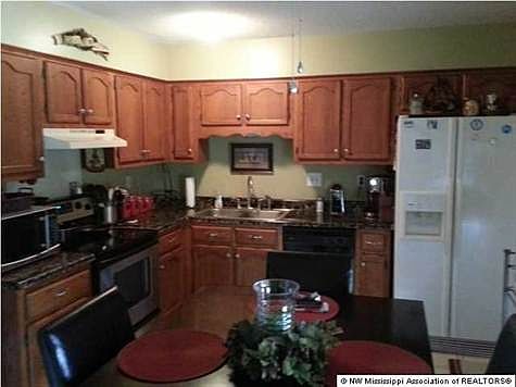 3rd image of 4171 Highgate Dr