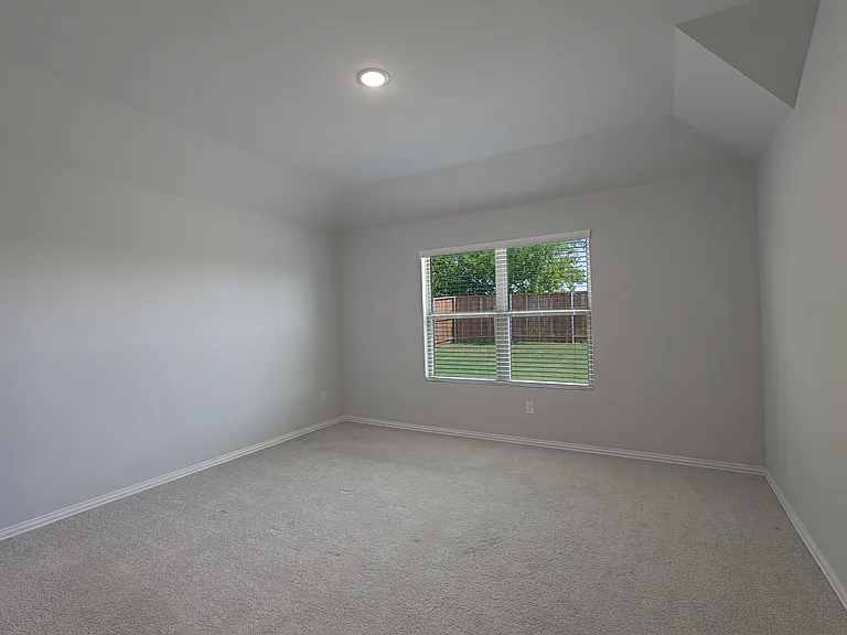 1919 Rolling Ridge Dr — Photo 15