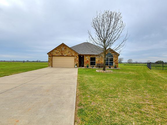 5th image of 104 Pelican Ct