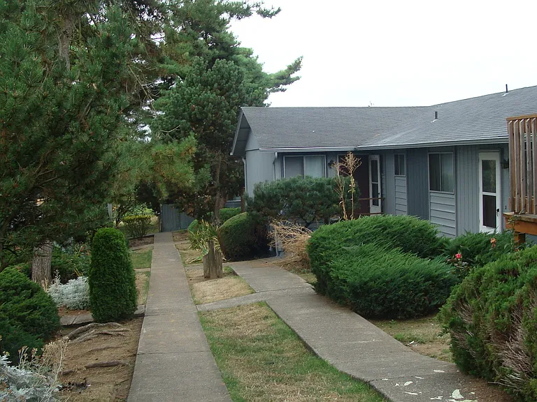 3116 Kauffman Ave — Photo 2