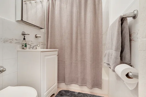 Rented by Bond New York | media 26