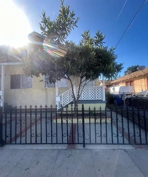 363 W Sepulveda St — Photo 1