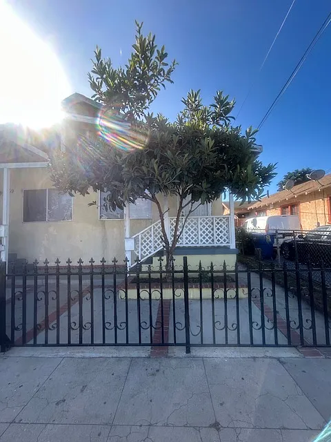 363 W Sepulveda St