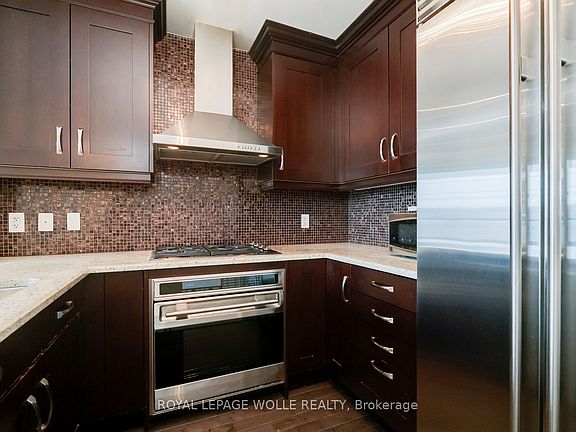 4th image of 1717 Avenue Rd #307