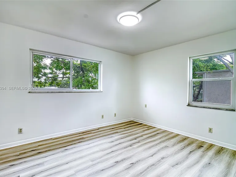 5259 SW 40th Ave #26 — Photo 18