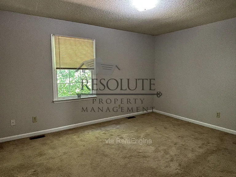 817 Dalewood Dr — Photo 7