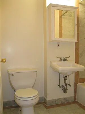 Rented by Tower Brokerage | media 42