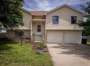 4112 SE Illinois Ave, Topeka, KS 66609