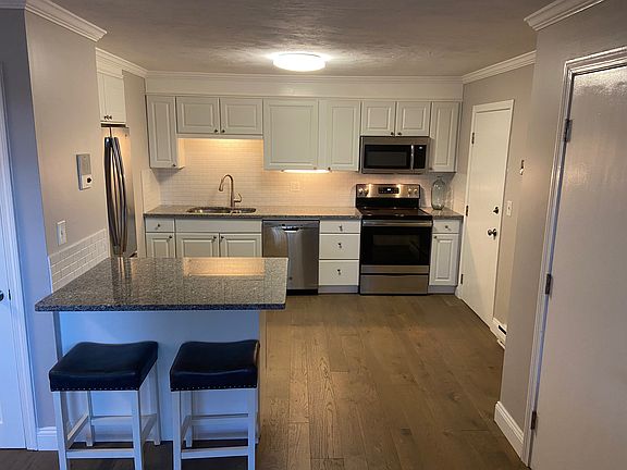 3rd image of 17 Sinai Cir #D1