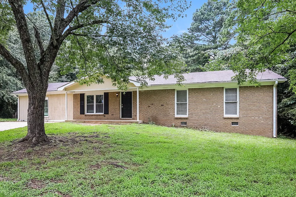 3 bed, 1.5 bath, 1620 sqft, $1,510 — Photo 3