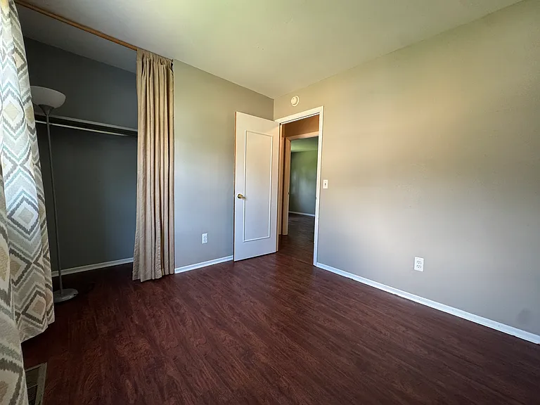 5241 Ville Anita Ct — Photo 9