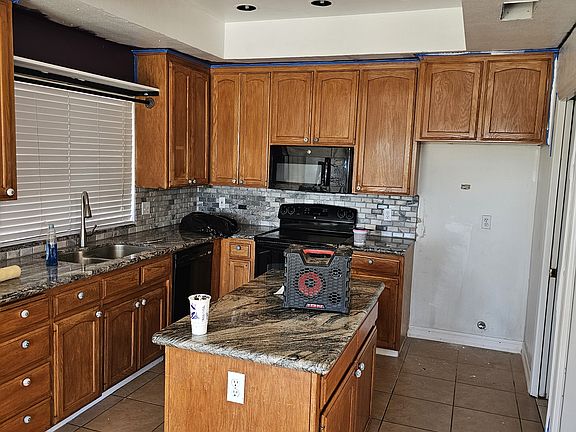 2nd image of 4215 W Weldon Ave