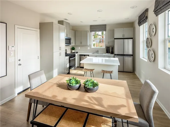 7112 Oxbow Loop, Riverside, CA 92522