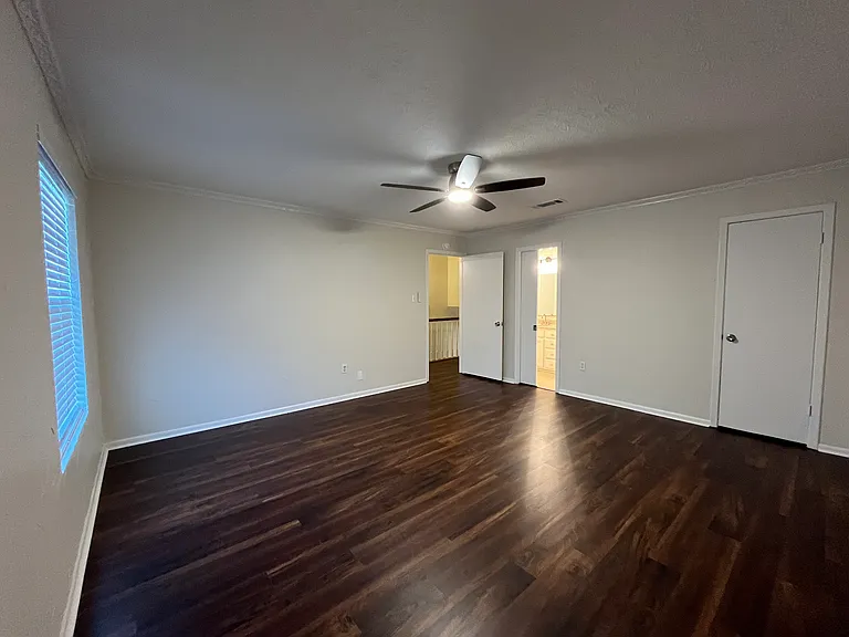 438 Georgetown St — Photo 25