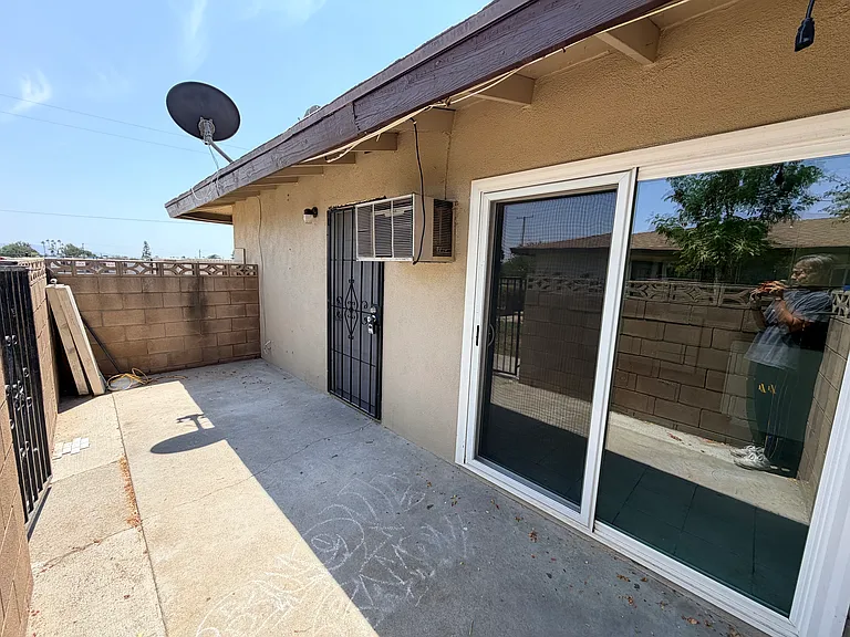 1240 W J St #A — Photo 3