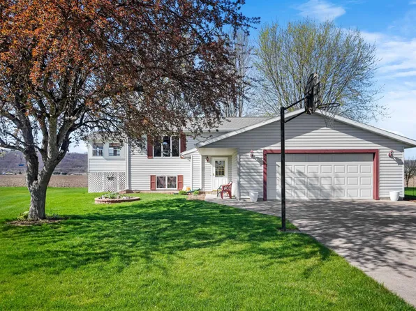 1414 River Dr S, Wabasha, MN 55981