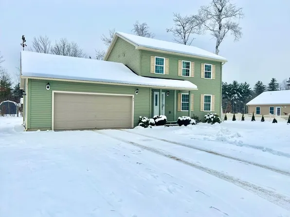 51 Baker Rd, Morrisonville, NY 12962