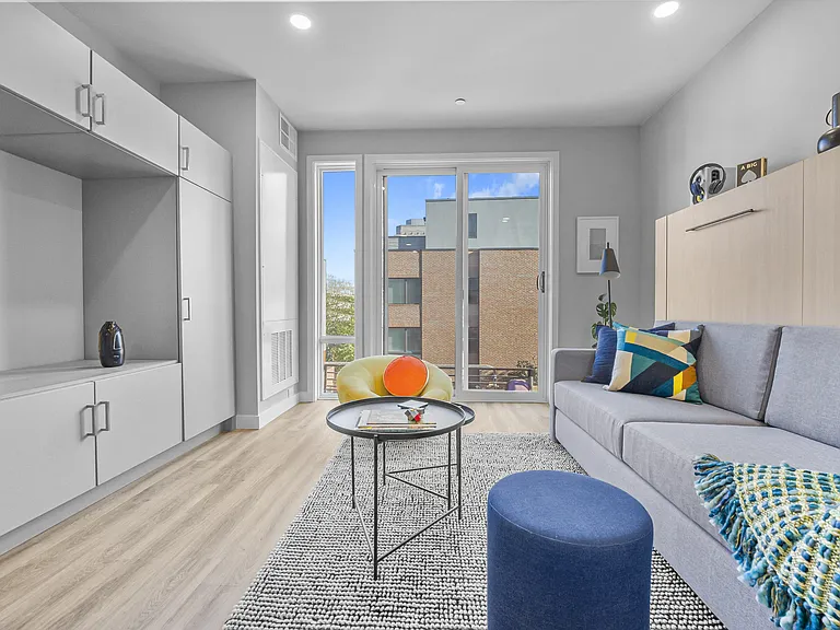 Edgewater Apartments — Photo 9