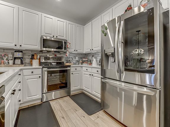 4th image of 395 S Crow Creek Dr. #1107