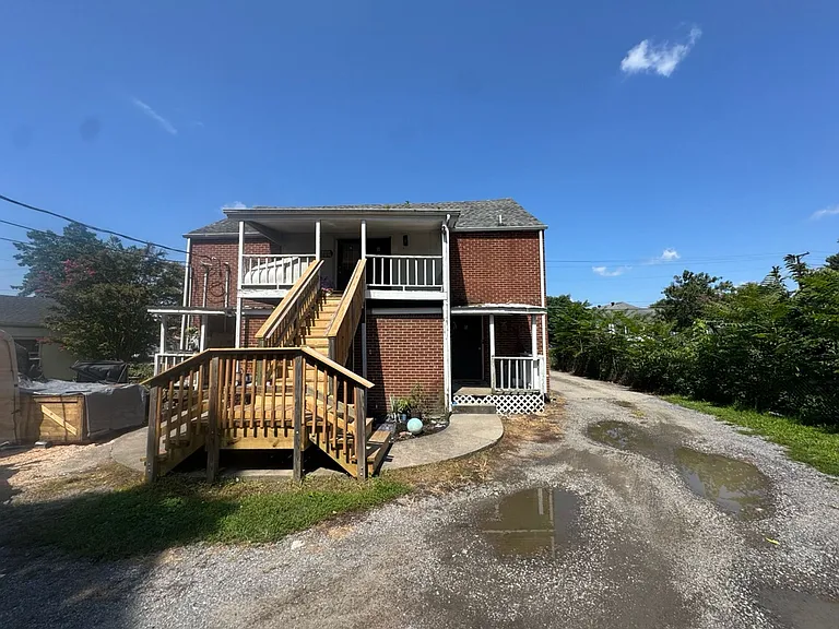 1527 Fuller St — Photo 1