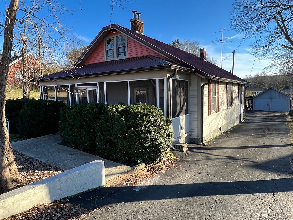 1st image of 307 W High St