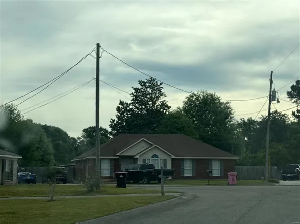 9230 Sioux Ct, Semmes, AL 36575