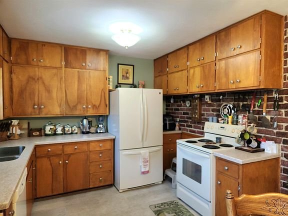 4th image of 1822 Primrose Dr