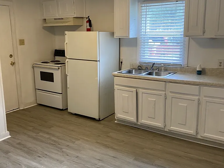 1133 Fern St — Photo 6