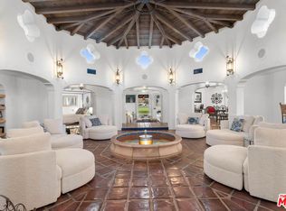 2231 S Caliente Dr, Palm Springs, CA 92264