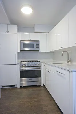 Rented by Metropolitan Equities | media 16
