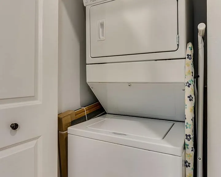 1267 N Honore St #1 — Photo 11