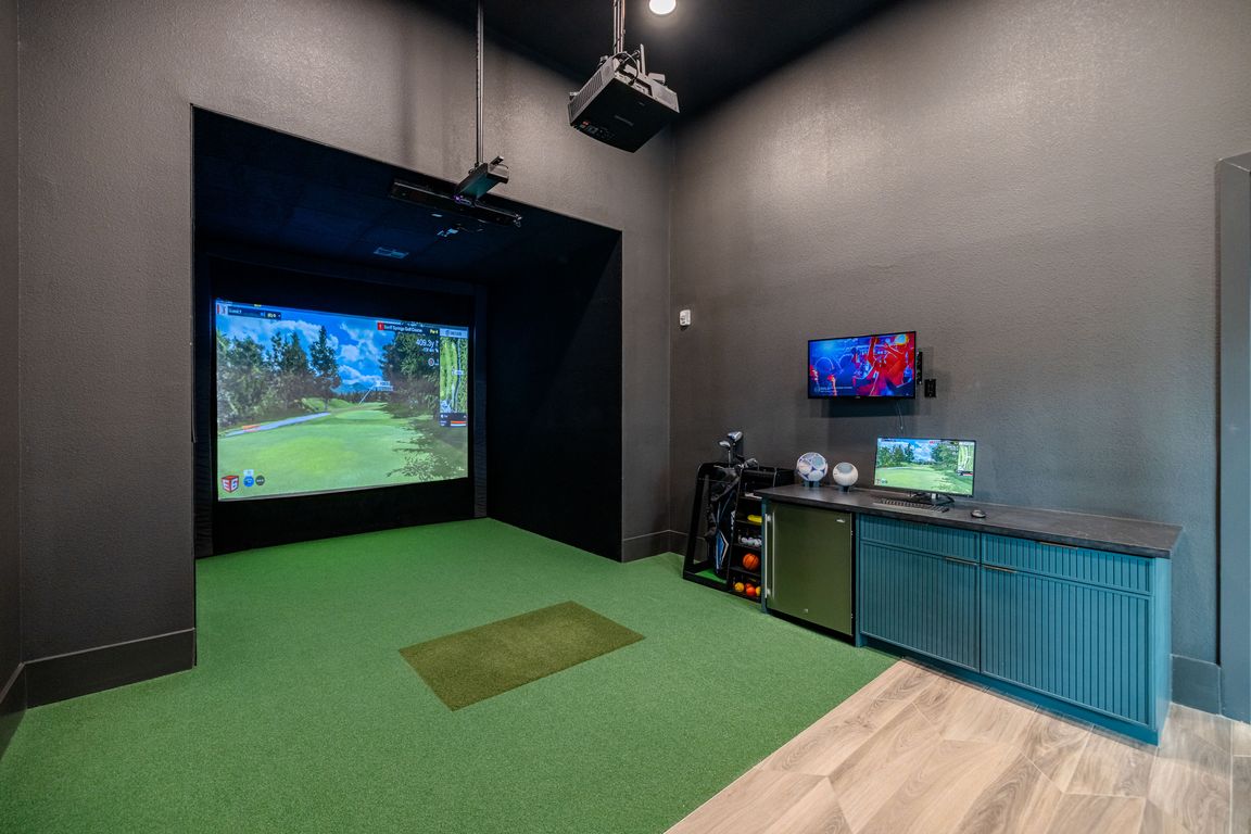 Golf Simulator Bay