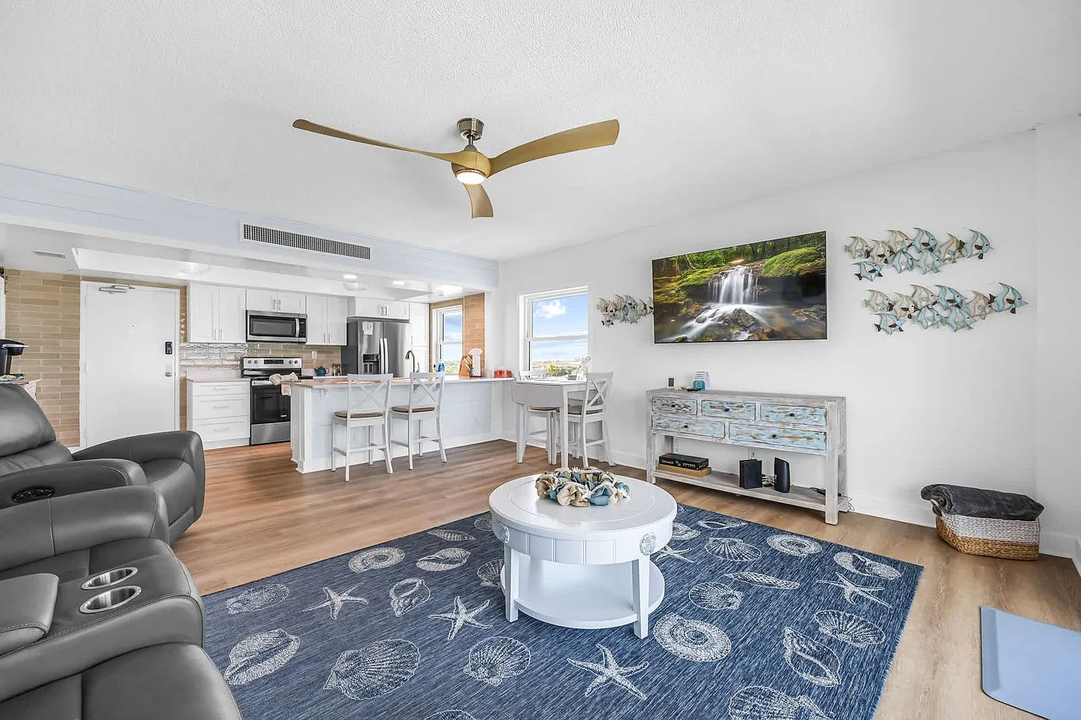 1 bed, 1.0 bath, $4,317 — Photo 3