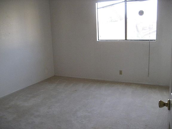 5th image of 509 N Sierra Vista St