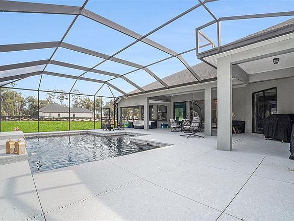 4th image of 7403 NE 22nd Court Rd