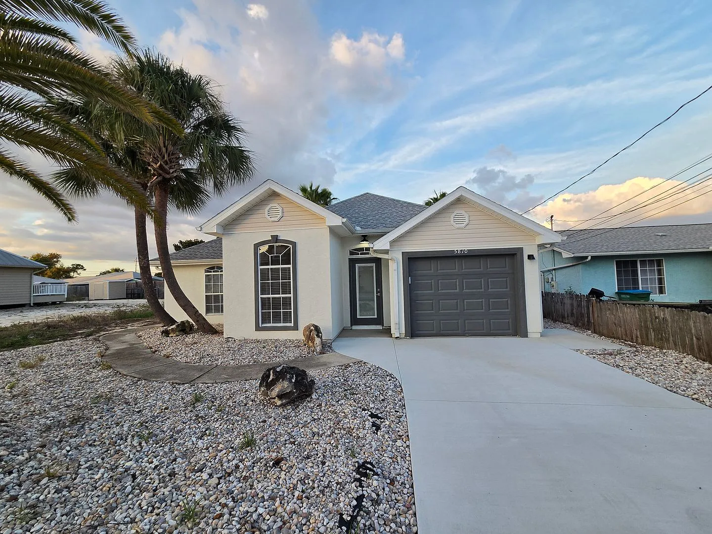 For Lease - 4 BR|2 BA with 1 Car Garage — Photo 1