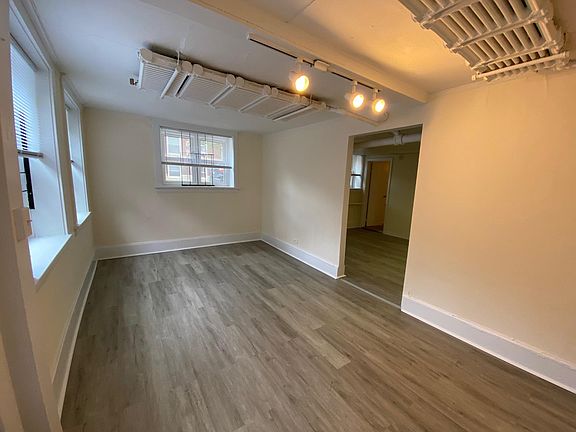4th image of 6259 N Lakewood Ave APT G