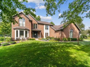 51555 Fox Pointe Ln, Granger, IN 46530