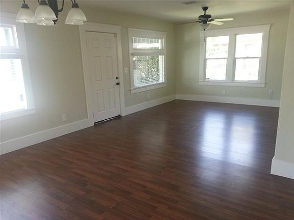 5th image of 980 N Farris Ave