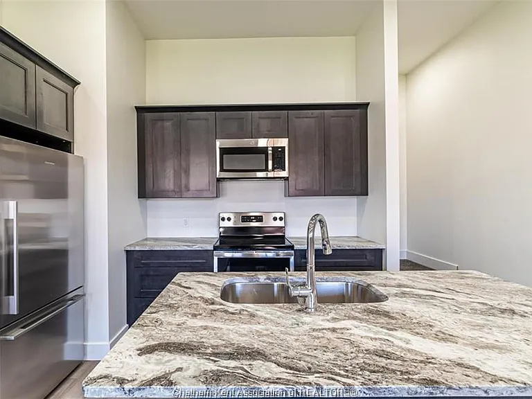 71 King St E #203 — Photo 12