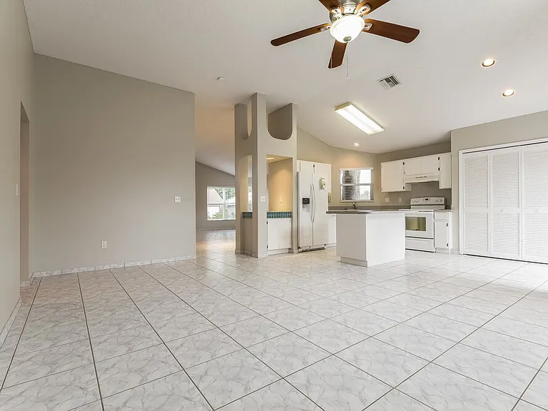 8853 Parliament Ct — Photo 6