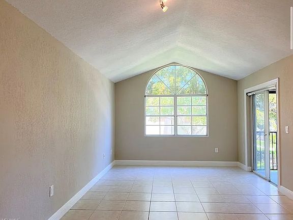 4th image of 3419 Winkler Ave APT 508