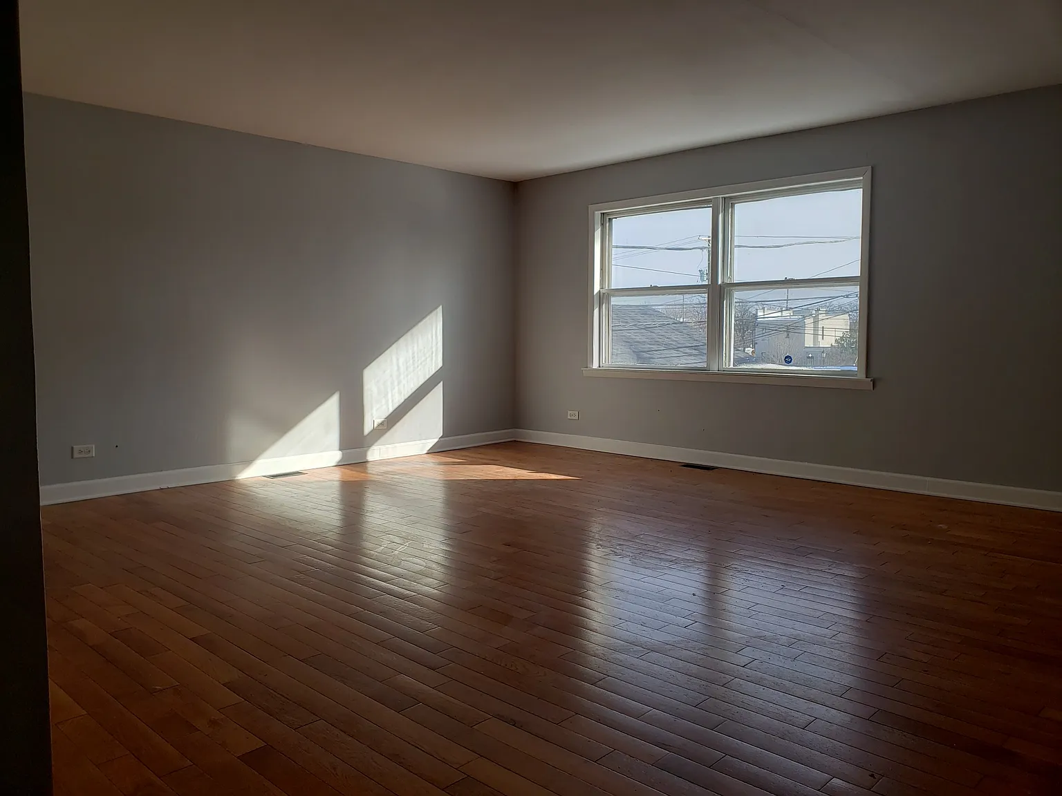2 bed, 1100 sqft, $2,250 — Photo 2