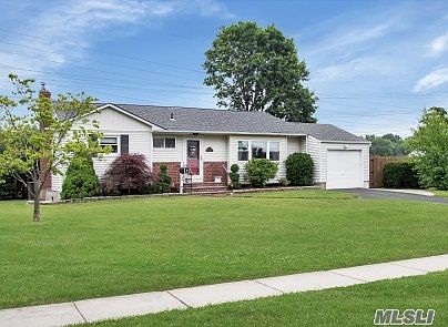1st image of 25 Laurinda Dr
