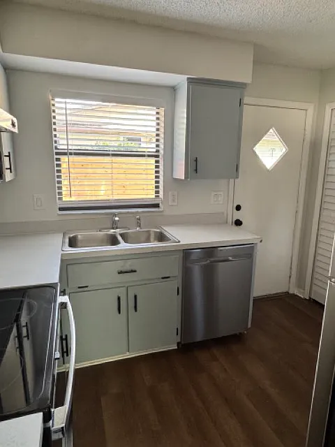 2 bed, 1000 sqft, $1,850 — Photo 3