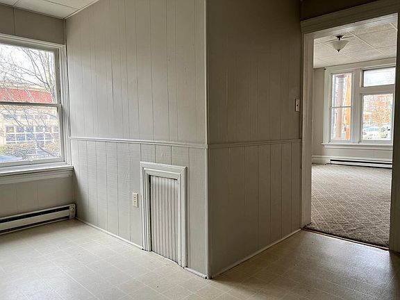 2nd image of 1948 Green St APT 1