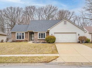 2020 Deer Lodge Dr, Fort Wayne, IN